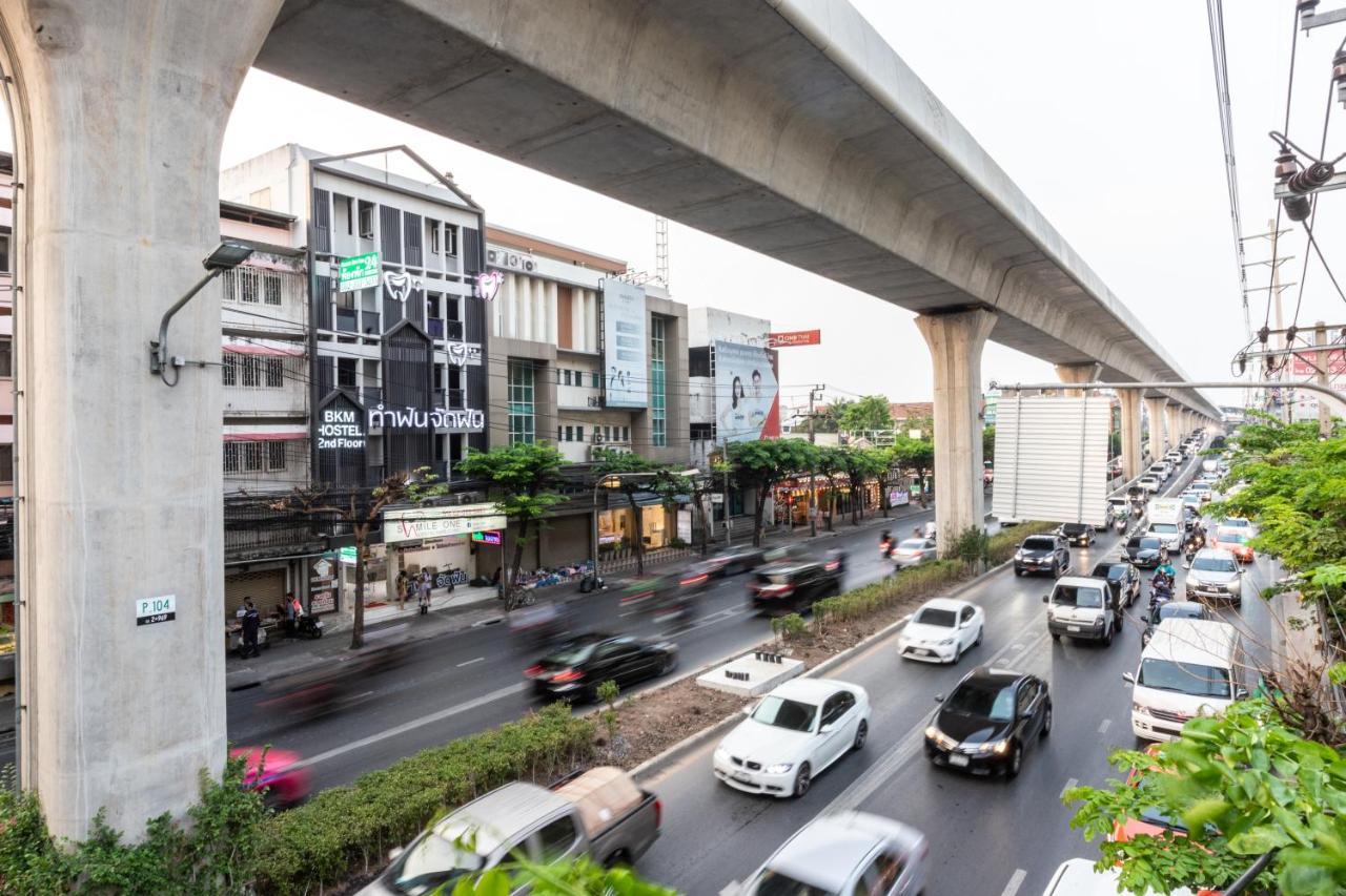 Baan Kun Mhor Hostel บ้านคุณหมอโฮสเทล Bangkok Eksteriør bilde